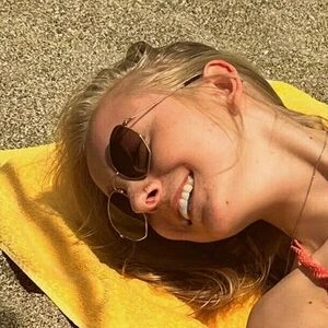 blonde_vivi
