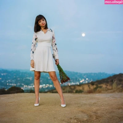 Kate Micucci [ kate-micucci ] - 🎶 My neck, My back  Lick my pussy and my crack 🎶