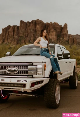 meganhailey - Dress to kill!👅🖤🖤🖤🖤