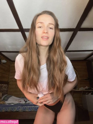 Klara Si [ klara-si ] - Titty's on Sunday!
