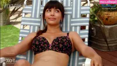Hannah Simone [ hannah-simone ] - Only wearing thigh highs for you today 🤭