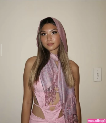 Britney Low [ britney-low ] - So a bunch of you know me irl eh  I love this mystery  Don t ever