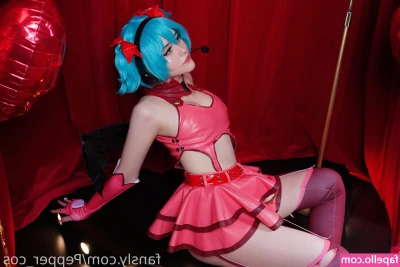 Pepper_cos [ pepper-cos ] - Me encanta tocarme así 🤤🤤🤤 te gustaría estar encima??