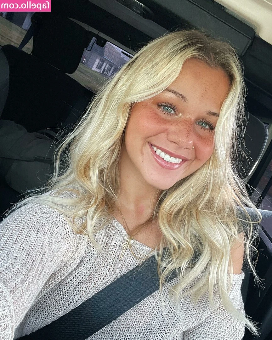 Lydia Feiler [ lydia-feiler ] - New solo tape in this outfit—keep an eye on your messages this