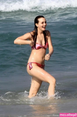 Leighton Meester [ leighton-meester ] - Lets do something a little different 😈 we did this before and it