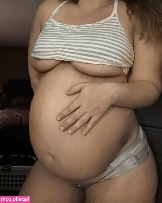 CountryInTheCitie - Who said you can t still get a back angle while 9 months pregnant