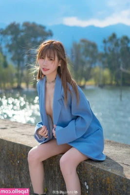 MisaCat33 - Thighs 🥴