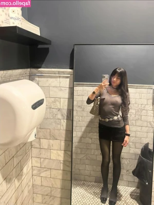 Lisa Tung [ lisa-tung ] - Would you like to know all about the things I'd do to that cock of
