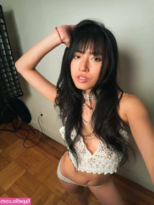 Lisa Tung [ lisa-tung ] - Fishnet is a great look, don’t y’all think?