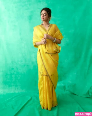 Keerthy Suresh [ keerthy-suresh ] - Good morning!! Now say it back 😜