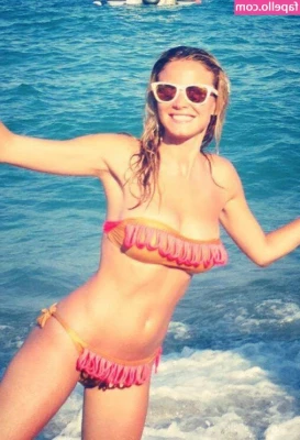 Diletta Leotta [ diletta-leotta ] - If you have requests  send them  I opened a few of your messages and