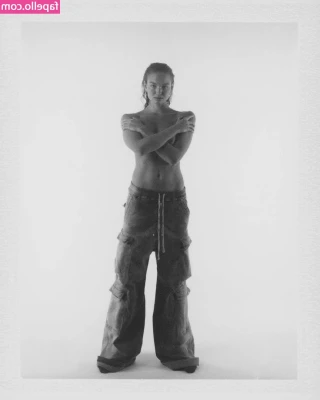 Camille Opp [ camille-opp ] - Shy flex