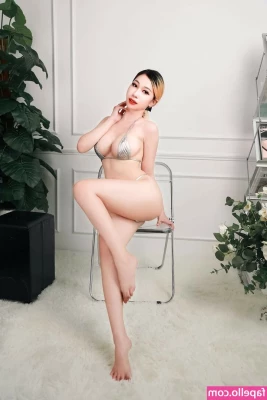 Nhitothemichu - Would you want a landlady like that in your apartment     I cook good