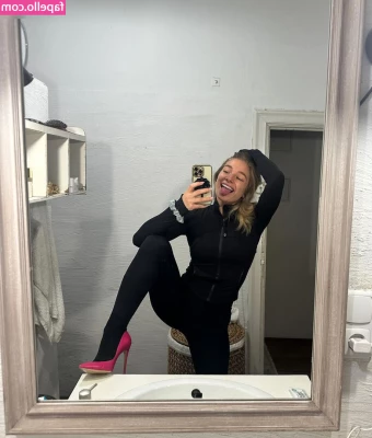 Lola Weippert [ lola-weippert ] - He wanted me to twerk on him while he clapped my cheeks