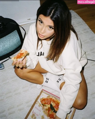 edoppella - Hit the like if you love my ass 🍑
