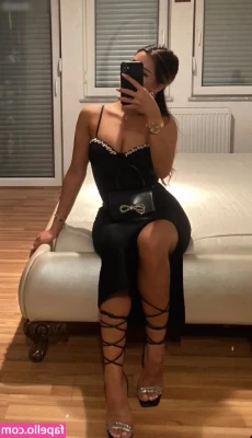 Almira Azemi [ almira-azemi ] - Esse dia minha amiguinha me comeu com uma cinta🙈🙈