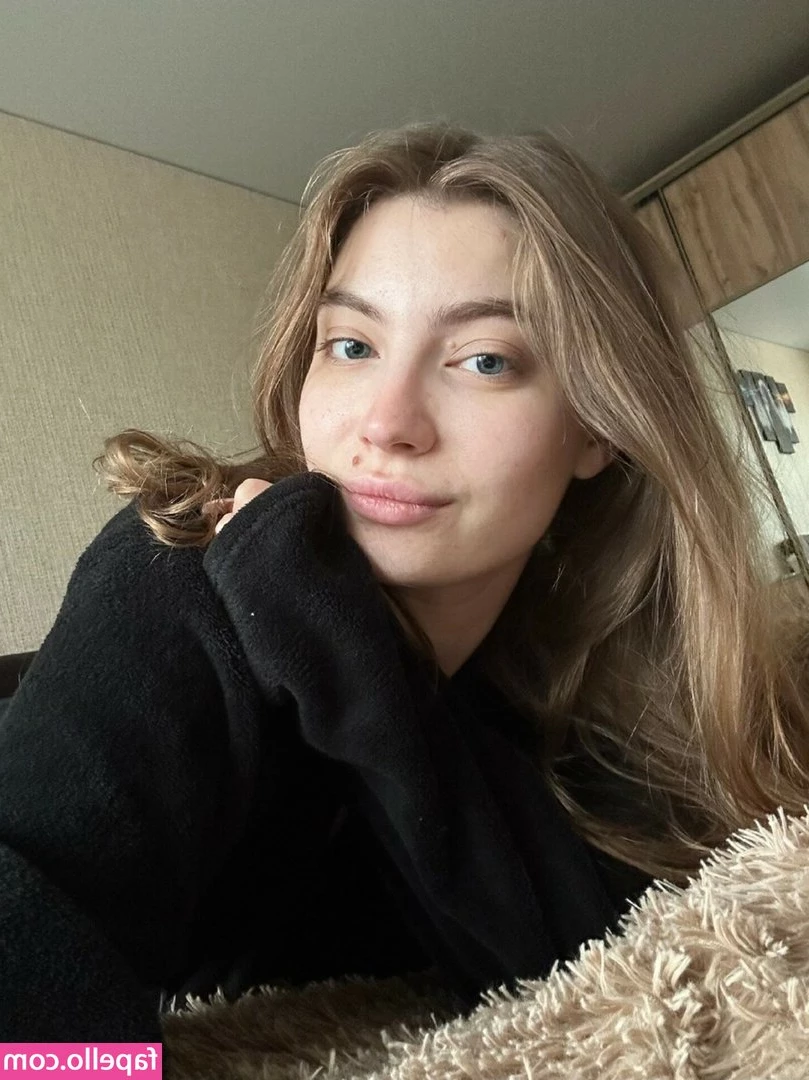 Milajen - Saturday’s are for mouth stuffing! 👣 👄