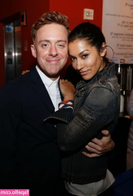 Janina Gavankar [ janina-gavankar ] - Bonjour toi     Comment vas-tu ce matin     Hello you     How are you