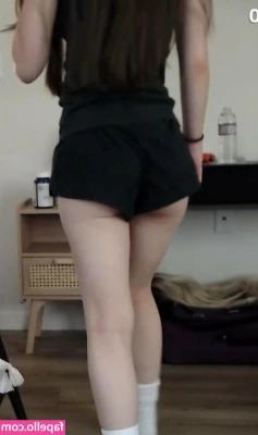 Snowwcone - Assless fishnets + a deep creampie = 🔥🔥🔥 