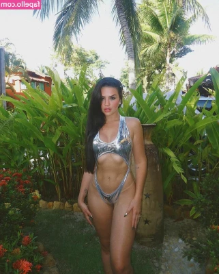 Vivi Wanderley [ vivi-wanderley ] - Some clips I took and sent to hubby while I was having fun with my