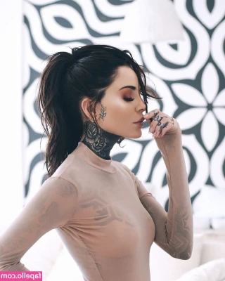 Candelaria Tinelli [ candelaria-tinelli ] - Happy New year my friends 🫶😈 May 2024 be the best year of your