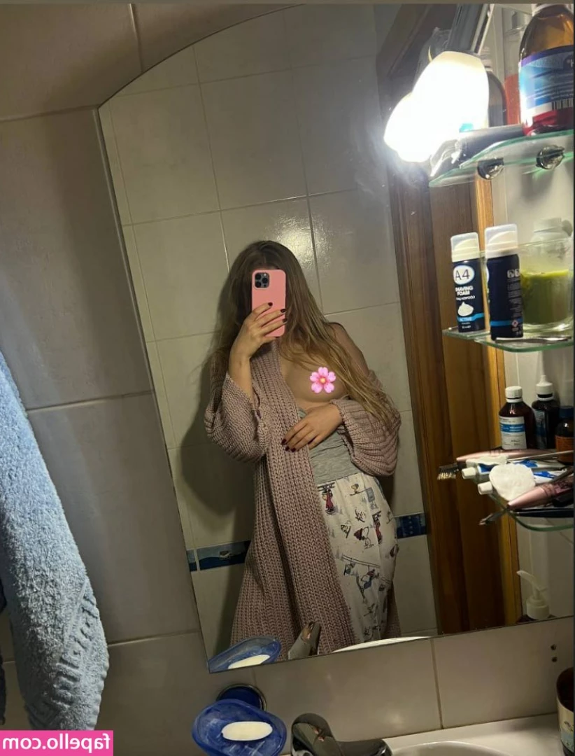 Tatianatkachuk - Push me against the wall as soon as you step over the
