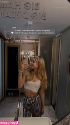 Lea Peach [ lea-peach ] - This is what girls  maybe just us  do when it s a sleepover   there