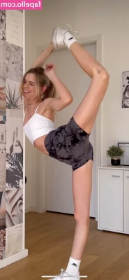 Lea Peach [ lea-peach ] - Thong try on 😉 swipe for pics too!