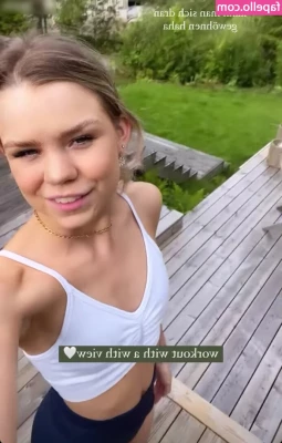 Lea Peach [ lea-peach ] - Shall we have some outdoor fun baby