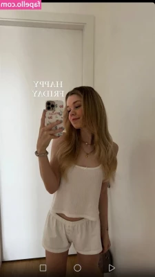 Lea Peach [ lea-peach ] - Happy weekend dear darlings  Stay home safe  Big hug