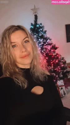 FormulaLena - Boobs are one of my favorite things on a person, how about you?