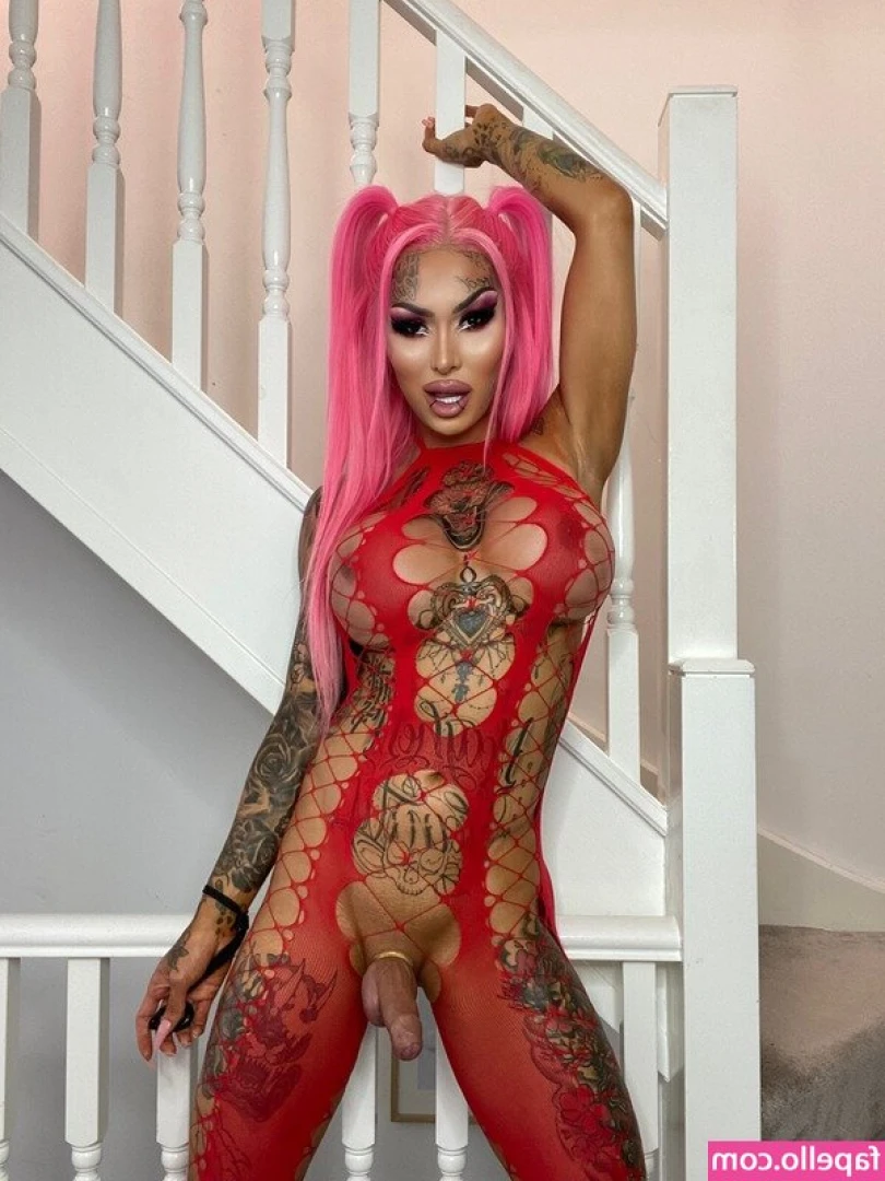 Mia Maffia [ mia-maffia ] - Oh hey there… I’ve been waiting for you ;)