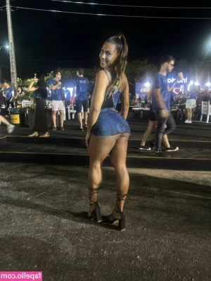 Lia Ferraz ???? [ lia-ferraz ] - Braless day