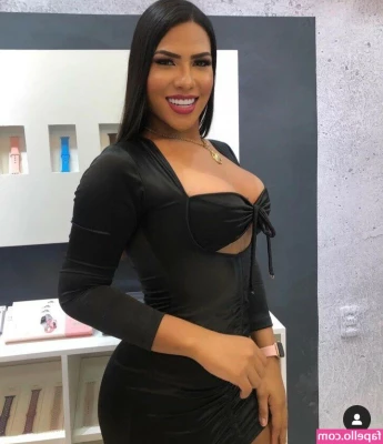 Lia Ferraz ???? [ lia-ferraz ] - Play with me instead?