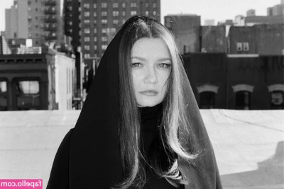 Anna Delvey [ anna-delvey ] - May I sit on your face?