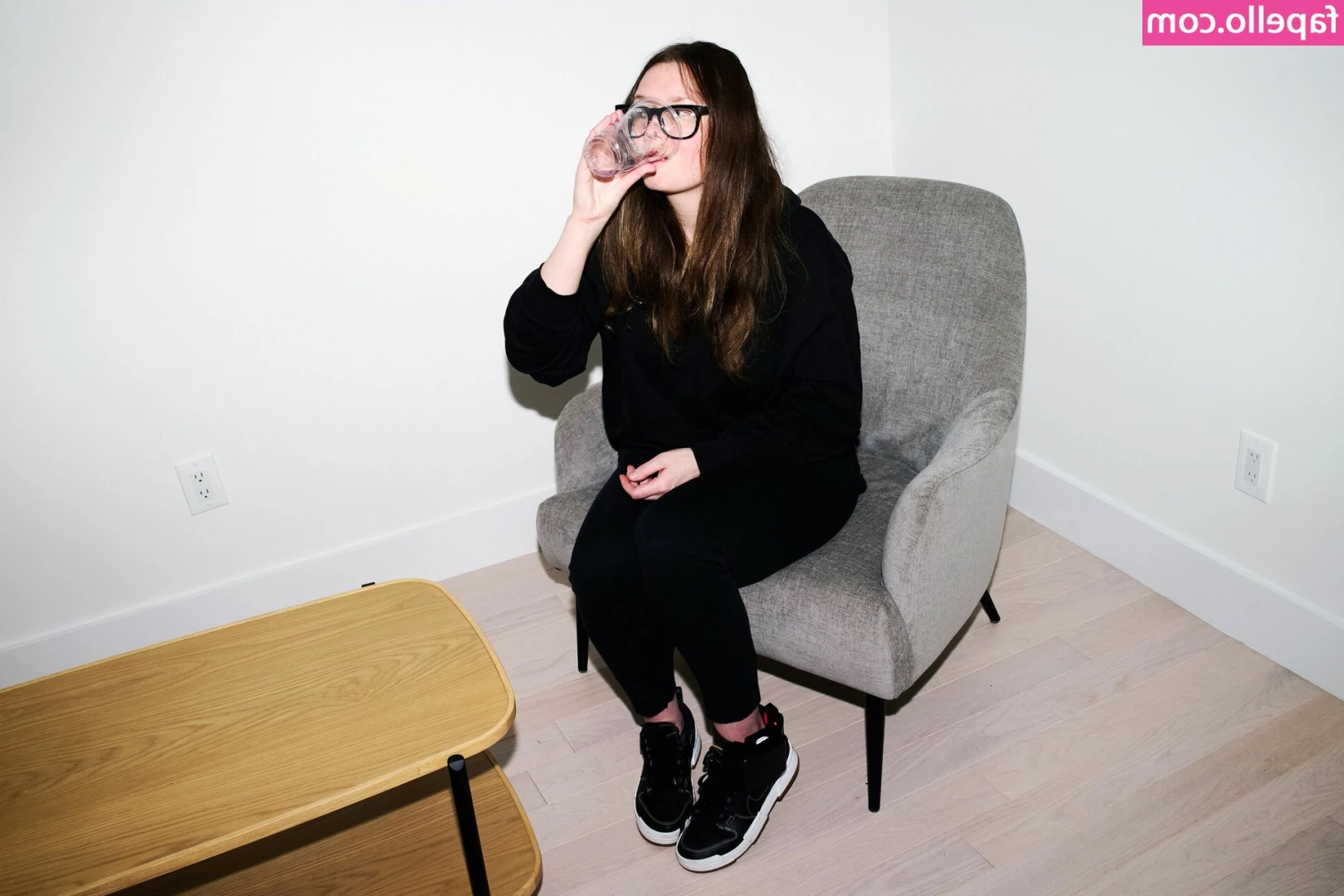 Anna Delvey [ anna-delvey ] - In this episode of the podcast I talk about the goonies and The lost