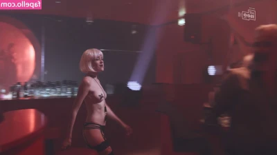 Lisa Maria Potthoff [ lisa-maria-potthoff ] - Working out nude is better