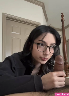 Emilyy Manson [ emilyy-manson ] - Like the position