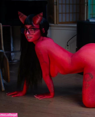 Emilyy Manson [ emilyy-manson ] - Horny