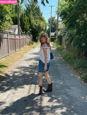 Taylor Hickson [ taylor-hickson ] - Mommy milkers