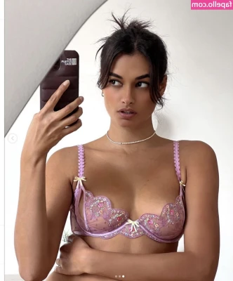 Gizele Oliveira [ gizele-oliveira ] - Look at My Cuck Hubby, Tugging at His Little Dick... As My Pussy Gets