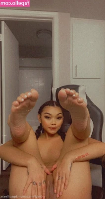 richpapiflexxx - Oh nooo! I BROKE a toenail. It’ll need to heal a bit before I can