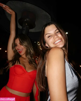Madison Reed [ madison-reed ] - Behind the scenes of my next YouTube video! Bikini try on👙