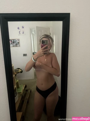 itssnow - Peek A Boo Pussy For All My Lil Daddies 😘