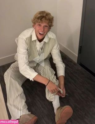 Camilla Marini [ camilla-marini ] - Dressed and Undressed in my chair