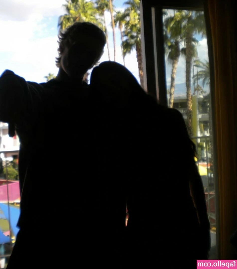 Camilla Marini [ camilla-marini ] - 👨‍🔧 WORSHIP AT WORK: ANOTHER TRUCKER, THE SMELLIEST FEET 👅