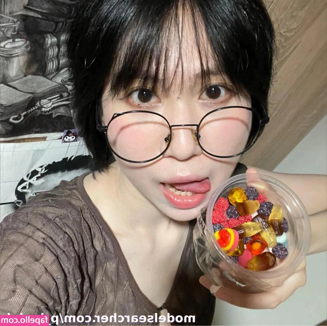 P_JenJub [ p-jenjub ] - Kiss me then spank me 💚 I'm not Irish but let's pretend 🍀 Happy