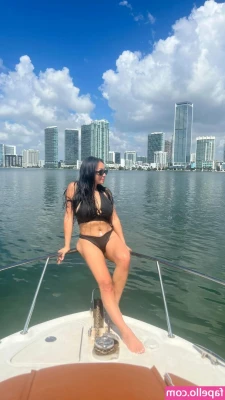 Tina Le [ tina-le ] - Birthday suit 😘