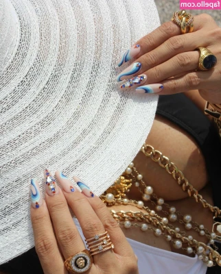 Tina Le [ tina-le ] - 👀 Saturdays in NYC are truly the best! 🗽  💥 Getting ready to