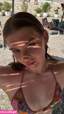 Freya Anderson [ freya-anderson ] - Kisssssses